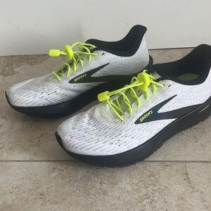 Brooks Hyperion Tempo Women's Size 9 White Black Athletic Shoes 1203281B170